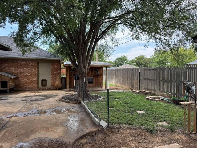 301 10TH Avenue, Canyon, TX 79015