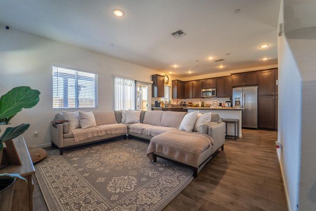 12204 Paint Horse Ct, Rancho Cordova, CA 95742