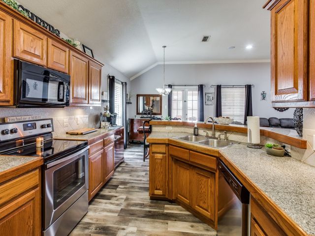 136 Alyssa Court, Weatherford, TX 76085