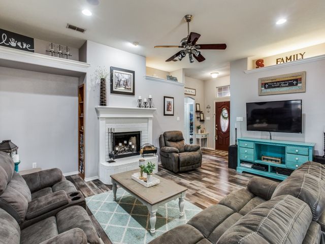136 Alyssa Court, Weatherford, TX 76085