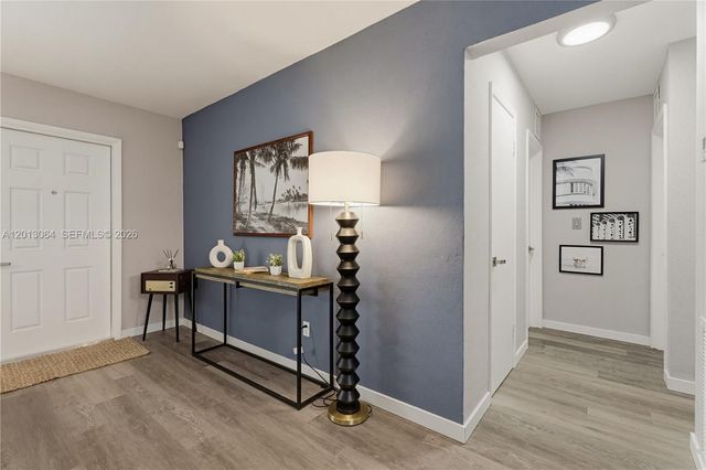 2825 NW 9th Ave, Wilton Manors, FL 33311