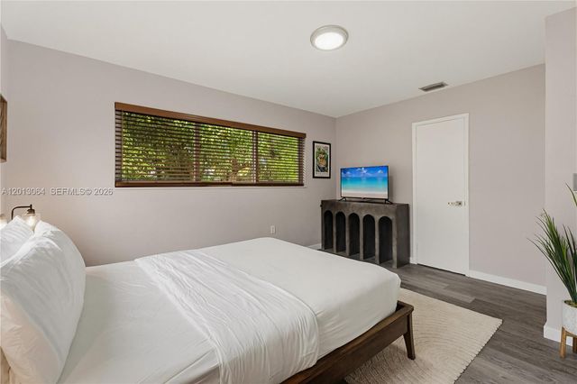 2825 NW 9th Ave, Wilton Manors, FL 33311