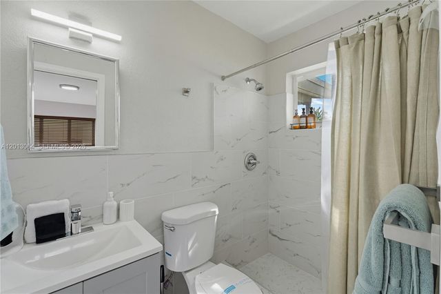 2825 NW 9th Ave, Wilton Manors, FL 33311