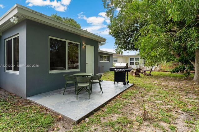 2825 NW 9th Ave, Wilton Manors, FL 33311