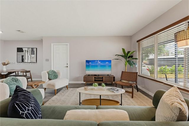 2825 NW 9th Ave, Wilton Manors, FL 33311