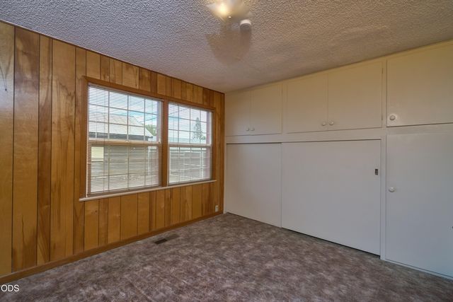 11 S Platt Avenue, Eagle Point, OR 97524