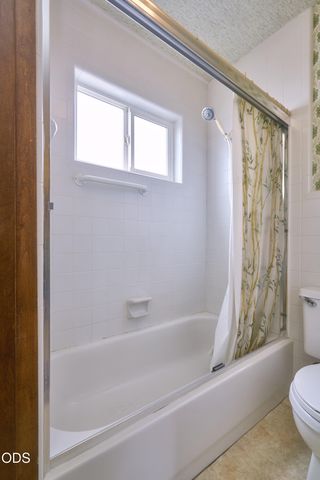 11 S Platt Avenue, Eagle Point, OR 97524