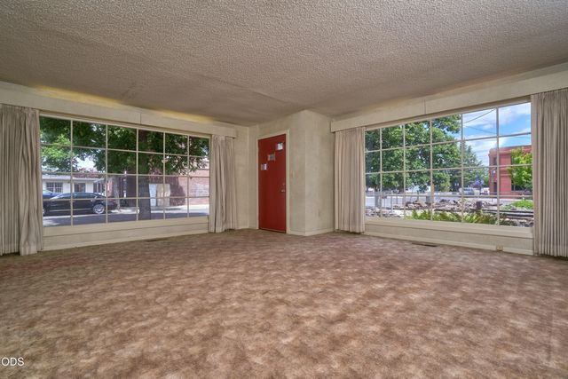 11 S Platt Avenue, Eagle Point, OR 97524