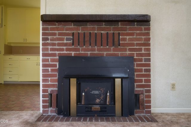 11 S Platt Avenue, Eagle Point, OR 97524