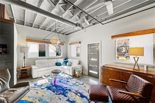 3763 Washington Street, Kansas City, MO 64111