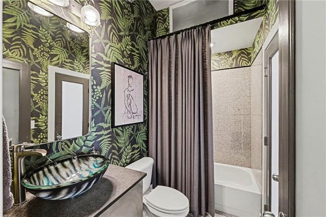 3763 Washington Street, Kansas City, MO 64111