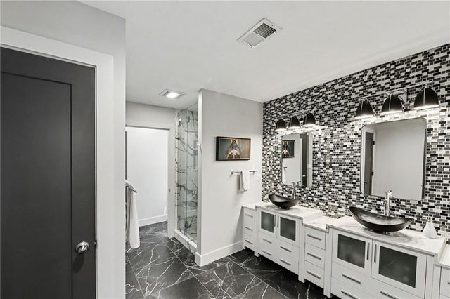 3763 Washington Street, Kansas City, MO 64111