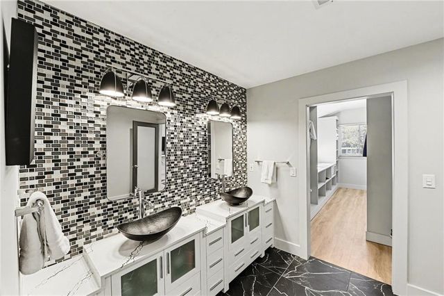 3763 Washington Street, Kansas City, MO 64111