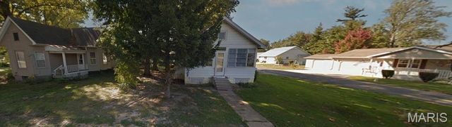 702 Mayo Street, Carlinville, IL 62626