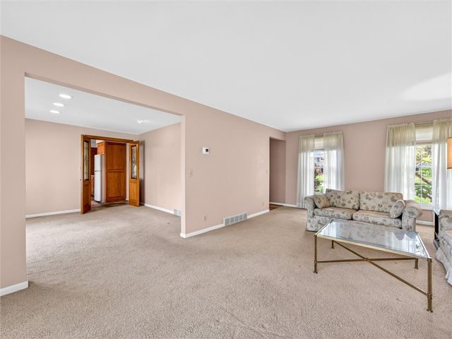 200 Orchard Creek Lane, Greece, NY 14612