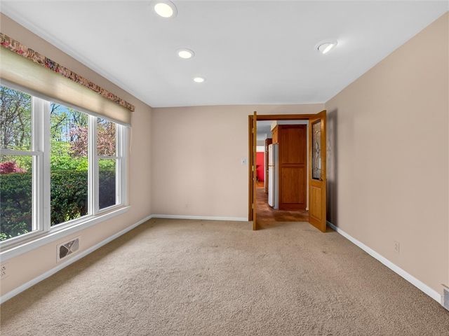 200 Orchard Creek Lane, Greece, NY 14612