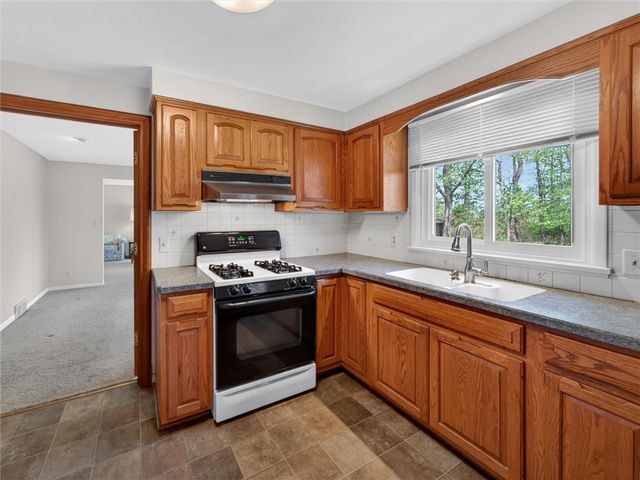 200 Orchard Creek Lane, Greece, NY 14612