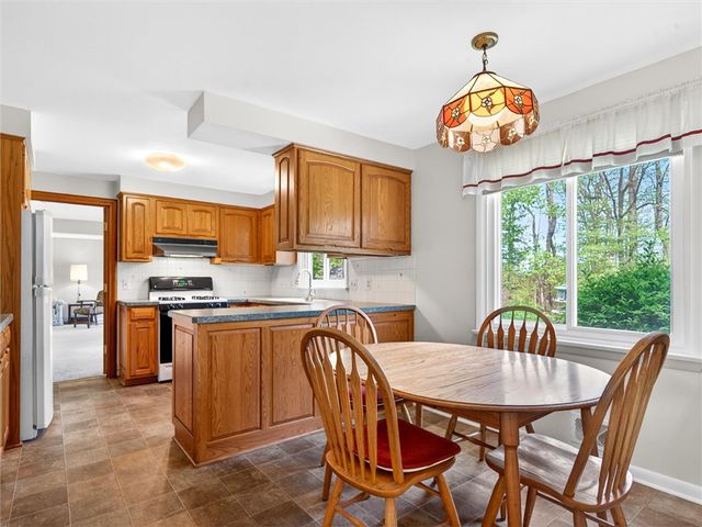 200 Orchard Creek Lane, Greece, NY 14612