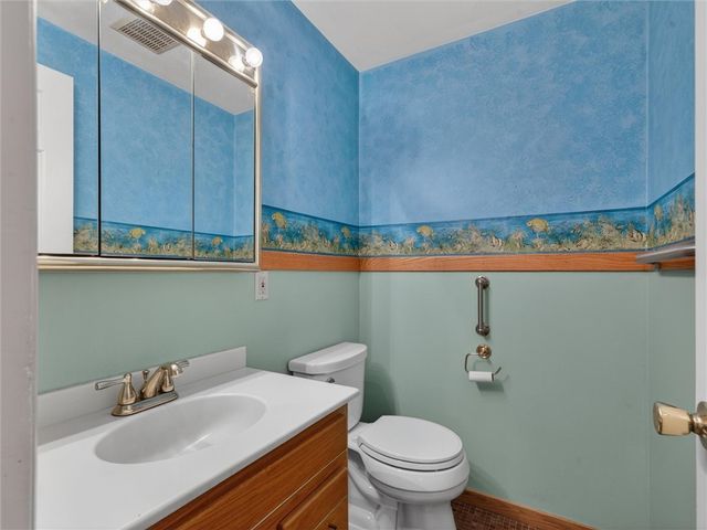 200 Orchard Creek Lane, Greece, NY 14612