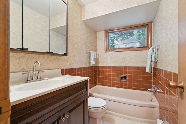 380 Indiandale Road SE, Cedar Rapids, IA 52403