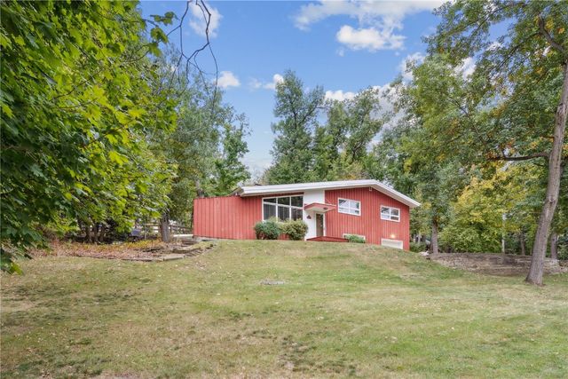 380 Indiandale Road SE, Cedar Rapids, IA 52403