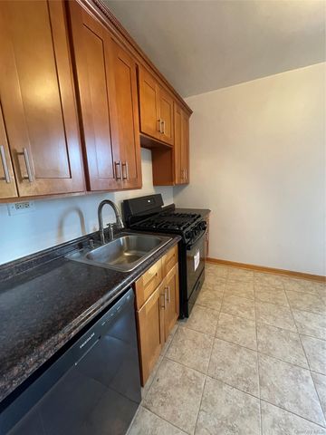 102-30 Queens Blvd 5L, Forest Hills, NY 11375