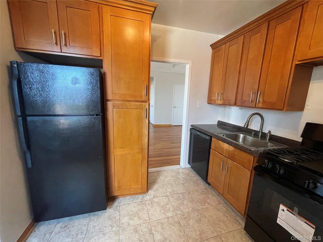102-30 Queens Blvd 5L, Forest Hills, NY 11375