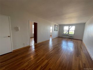 102-30 Queens Blvd 5L, Forest Hills, NY 11375