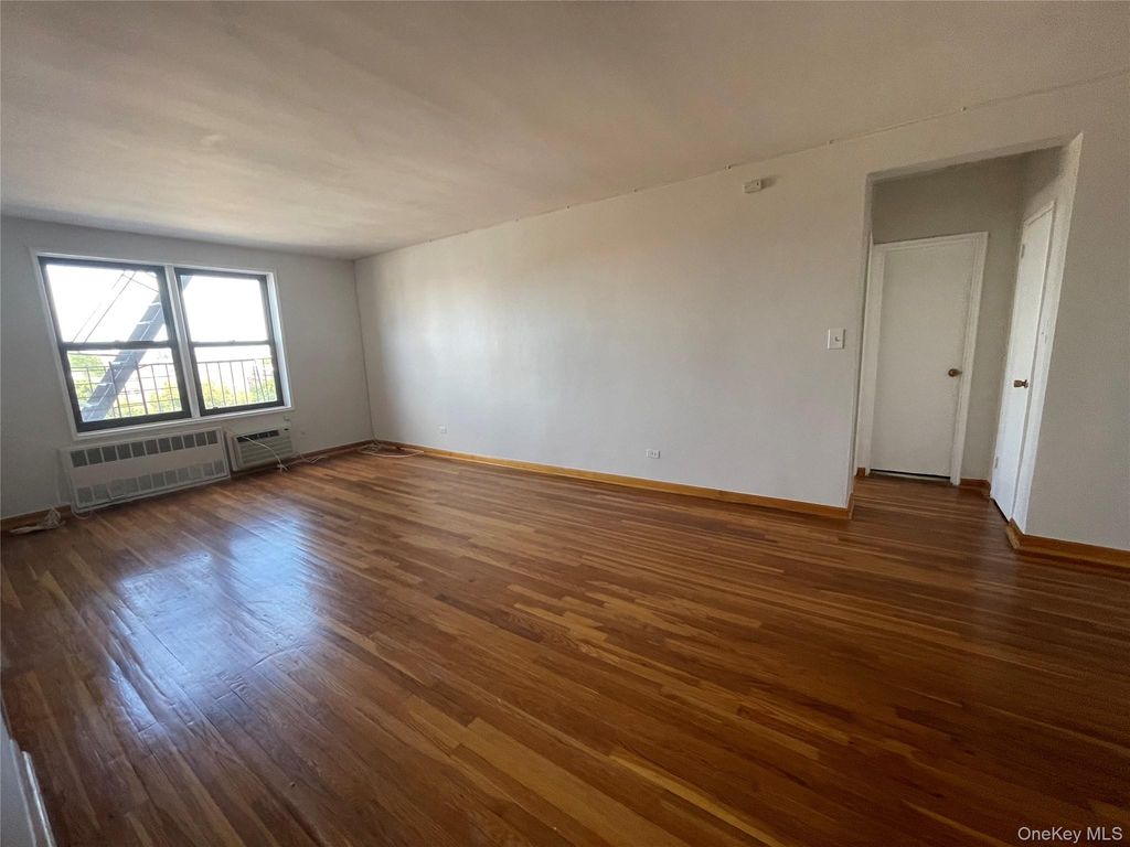 102-30 Queens Blvd 5L, Forest Hills, NY 11375 — photo 2