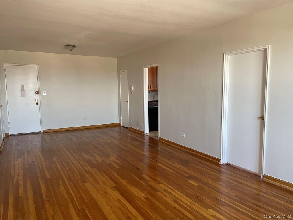 102-30 Queens Blvd 5L, Forest Hills, NY 11375 — photo 4