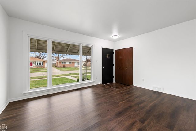 26627 Norma Street, Warren, MI 48089