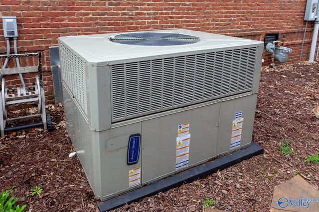 3104 Chamlee Place, Owens Cross Roads, AL 35763