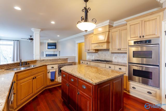 3104 Chamlee Place, Owens Cross Roads, AL 35763