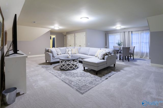 3104 Chamlee Place, Owens Cross Roads, AL 35763