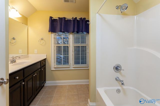 3104 Chamlee Place, Owens Cross Roads, AL 35763