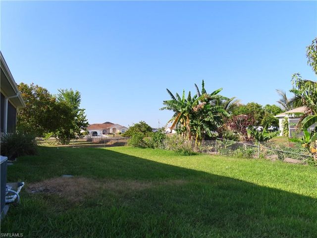 802 Felix AVE N, Lehigh Acres, FL 33971