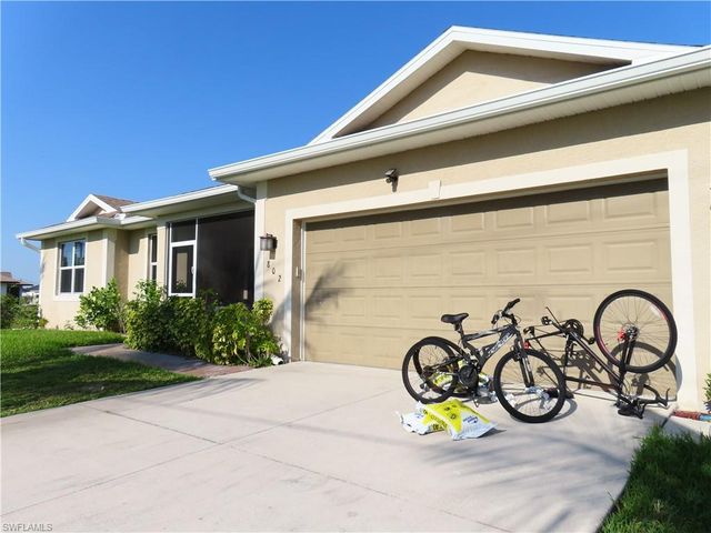 802 Felix AVE N, Lehigh Acres, FL 33971