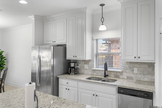 43306 Pond View Dr, Prairieville, LA 70769