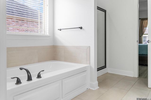 43306 Pond View Dr, Prairieville, LA 70769