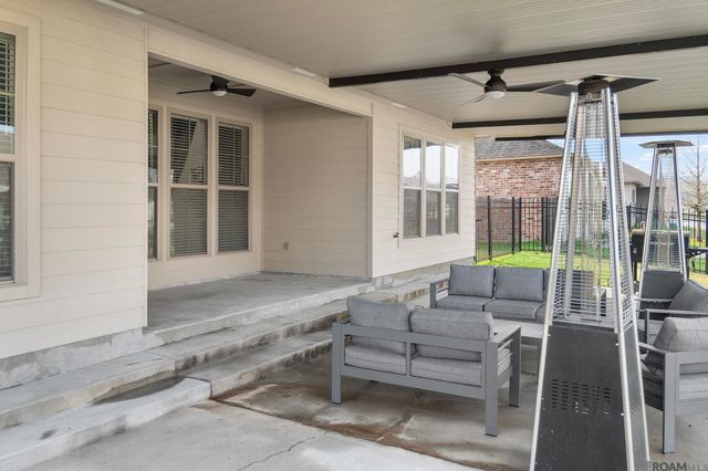 43306 Pond View Dr, Prairieville, LA 70769