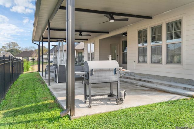 43306 Pond View Dr, Prairieville, LA 70769