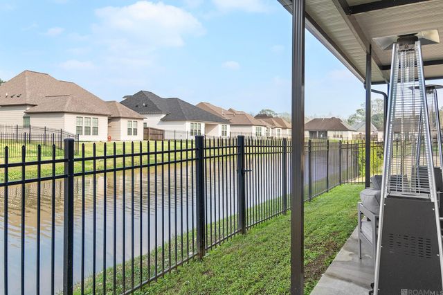 43306 Pond View Dr, Prairieville, LA 70769