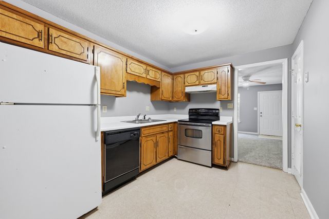 705 Peachers Dr Apt C, Clarksville, TN 37042