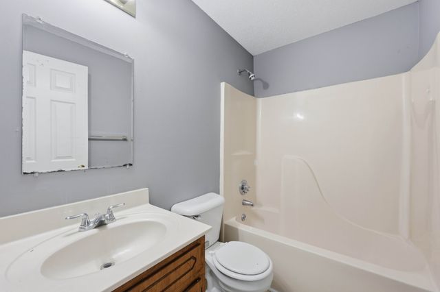 705 Peachers Dr Apt C, Clarksville, TN 37042