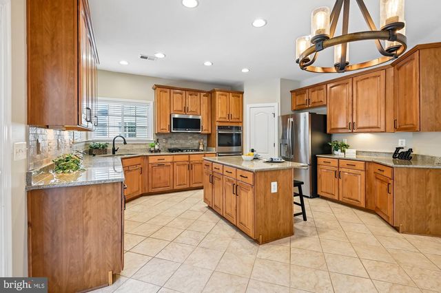 614 CRAWFORDS RIDGE RD, Odenton, MD 21113