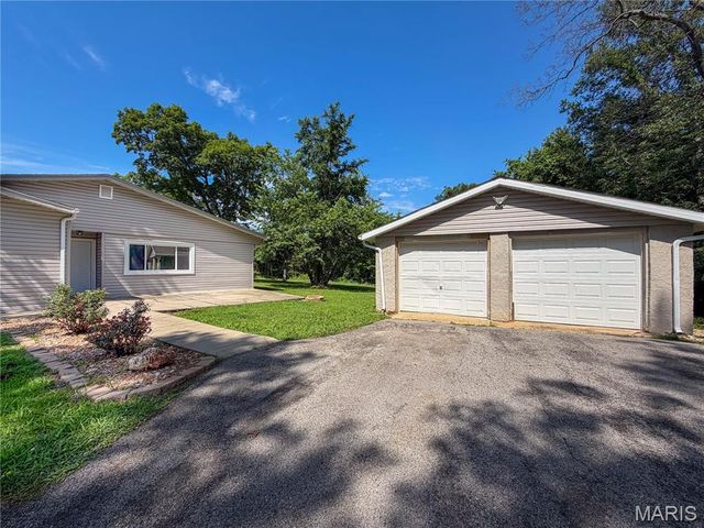 13819 State Route 21, De Soto, MO 63020