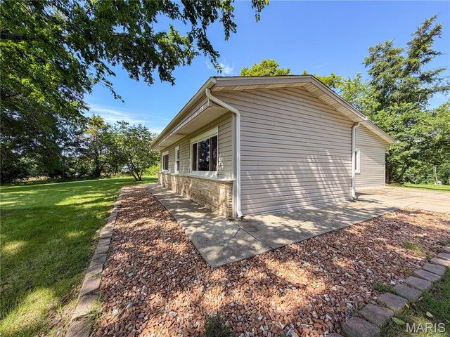 13819 State Route 21, De Soto, MO 63020