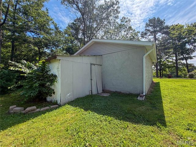 13819 State Route 21, De Soto, MO 63020