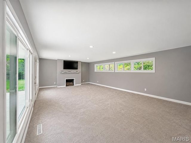 13819 State Route 21, De Soto, MO 63020