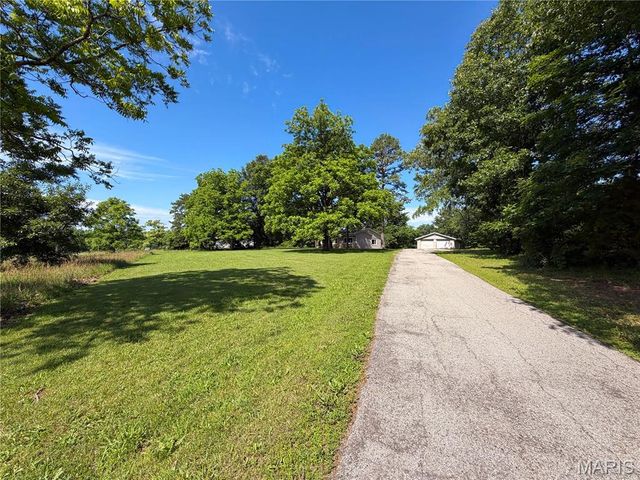 13819 State Route 21, De Soto, MO 63020